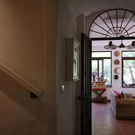 Franz's House - Connie's Heritage Apartment *