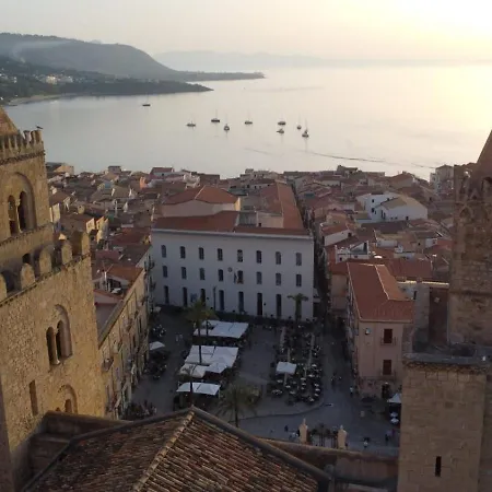 Franz's House - Connie's Heritage Cefalu