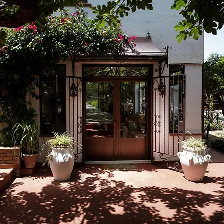 Franz's House - Connie's Heritage דירה